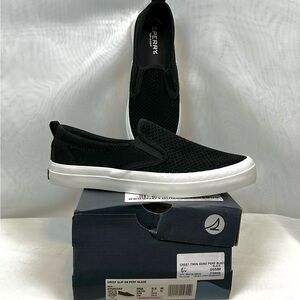 NEW Sperry Women’s Crest Twin Perforated Slip On Black Sneakers / size 5.5